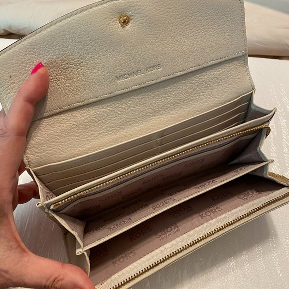 Michael Kors Large Leather Wallet - Picture 3 of 4